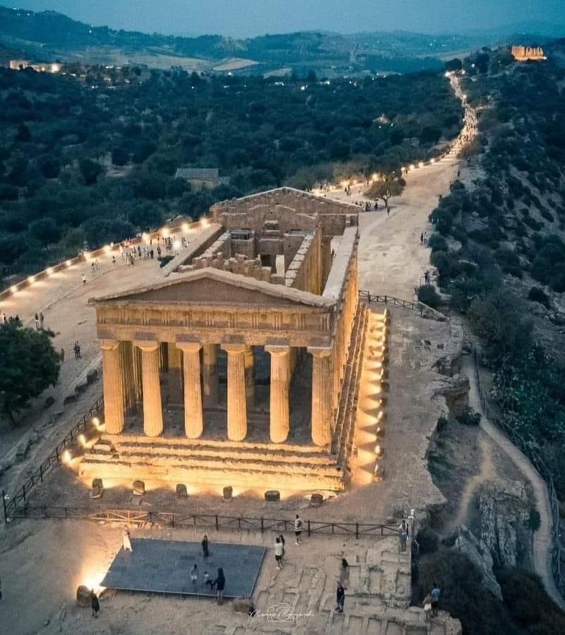 Casa Vacanza Mansarda Sanleonina Appartement Agrigento Buitenkant foto